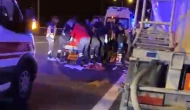 TEM’de arıza nedeniyle araçtan inen 2 kişiye tır çarptı