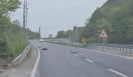 Tırın lastiği patladı facia ucuz atlatıldı