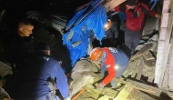 Çöken ahırda mahsur kalan 33 büyükbaş hayvan kurtarıldı
