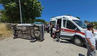 Devrilen otomobildeki 1 kişi yaralandı