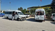 2 servis aracı ve tır kazaya karıştı: 6 yaralı