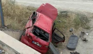Hurdaya dönen otomobilden sağ kurtuldu