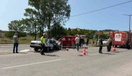 Tofaş otomobil ile hafif ticari araç çarpıştı: 5 yaralı