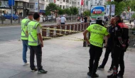 Alkollü ve ehliyetsiz motosiklet sürücüsünün çarptığı kadın ağır yaralandı