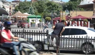Yayaların ölümle dansı: Geçit yerine bariyerden atlıyorlar