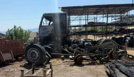 Çorum’da trafo patladı: Oto geri dönüşüm atölyesi ve arı kovanları yandı
