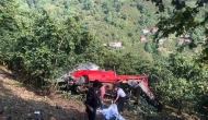 Fındık işçilerini taşıyan araç şarampole yuvarlandı: 1 ölü, 9 yaralı
