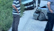 İki otomobil çarpıştı: 1 yaralı