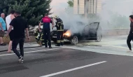 Motor kısmından alev alan araçta maddi hasar meydana geldi