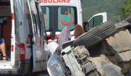 Otoyolda takla atan otomobilde 4 kişi yaralandı