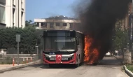 Belediye otobüsü alevlere teslim oldu