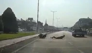 Yola biran da çıkan çekiciye motosiklet çarptı