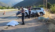 Amasya’da otomobil patpatla çarpıştı: Anne ile oğlu hayatını kaybetti