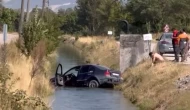 Otomobil sulama kanalına uçtu