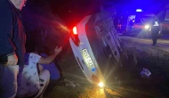 Çorum’da virajı alamayan otomobil devrildi: 5 yaralı