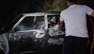 Seyir halindeki Fiat Tofaş otomobil alev alev yandı