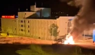 Seyir halindeki otomobil alev alev yandı
