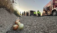 TEM’de yolcu otobüsü ile soğan yüklü kamyon çarpıştı: 1 ölü, 10 yaralı