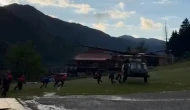 Yerli ve yabancı turistler helikopterlerle tahliye ediliyor