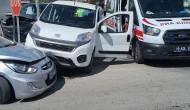 Çorum’da 3 araç kavşakta çarpıştı: 2 yaralı