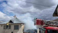 Ahırda çıkan yangın eve sıçramadan söndürüldü