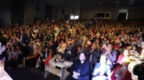 DİNLEYİCİLER TÜRKÜLERE DOYDU