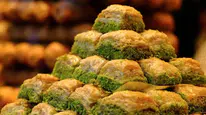 Rüyada Baklava Yediğini Görmek Ne Anlama Gelir? İşte Merak Edilen Yorumlar