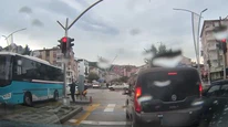 Ambulansa Yol Vermedi! Diğer Sürücüler Araçlarından İndi