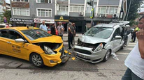 Kafa Kafaya Çarpıştılar! 2 Sürücü Hastaneye Kaldırıldı