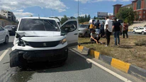 Kavşakta Çarpıştılar: 3 Kişi Yaralandı