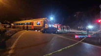 Tren Otomobile Çarptı: 5 Yaralı!