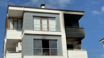 Apartmanda korkutan yangın: 5 kişi dumandan etkilendi