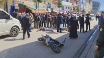 Motosiklet Kazası: Yayaya Çarpan İki Kişi Yaralandı