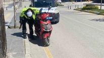 Motosikletten düşen sürücü yaralandı