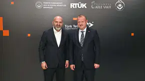 Davulcu’dan Dijital Dünya Eleştirisi: “İrade Elimizden Kayıyor”