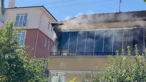 3 Katlı Binanın Balkonunda Yangın Paniği