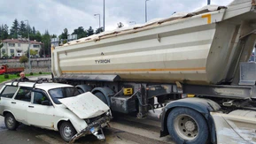 Kırmızı Işık İhlali Kazayla Bitti: 2 Yaralı