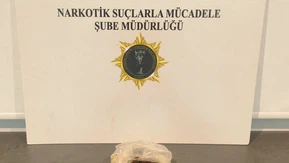 Narkotik Operasyonu! Binlerce Uyuşturucu Hap ve Silah Ele Geçirildi