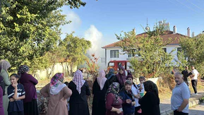Kuru Ot Yangını 3 Eve Sıçradı