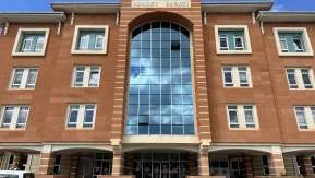 Araçlarında ve evdeki hava fritözü içerisindeki uyuşturucuyla yakalanan sanıkların yargılanmasına başlandı