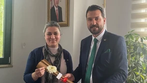 AK Parti’den Tıbbi Sekreterlere Anlamlı Ziyaret