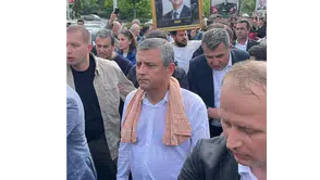 CHP’de Hareketli Saatler: Özgür Özel Meclis Yolunda