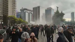 CHP Genel Merkezi Önünde Gerilim: İl Başkanlarına Biber Gazlı Müdahale