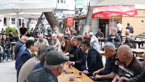Merzifon’da Bayram Tebrikleri Yüzleri Güldürdü