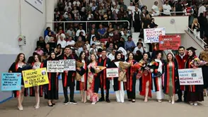 Amasya Üniversitesi’nde Mezuniyet Coşkusu! 350 Öğrenci Kep Attı