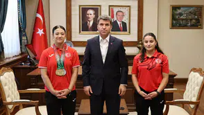 Dünya Şampiyonuna Vali Tebriği