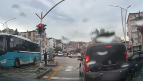 Ambulansa Yol Vermedi! Diğer Sürücüler Araçlarından İndi