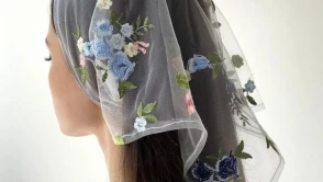 2026 Baharında Bandana Rüzgarı: Kadın Modasında Renkli ve Cesur Dokunuşlar