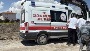 Çorum’da toprak altında kalan işçiyi arkadaşları kurtardı