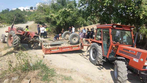 Traktör Devrildi: 1 Kişi Hayatını Kaybetti, 7 Kişi Yaralandı